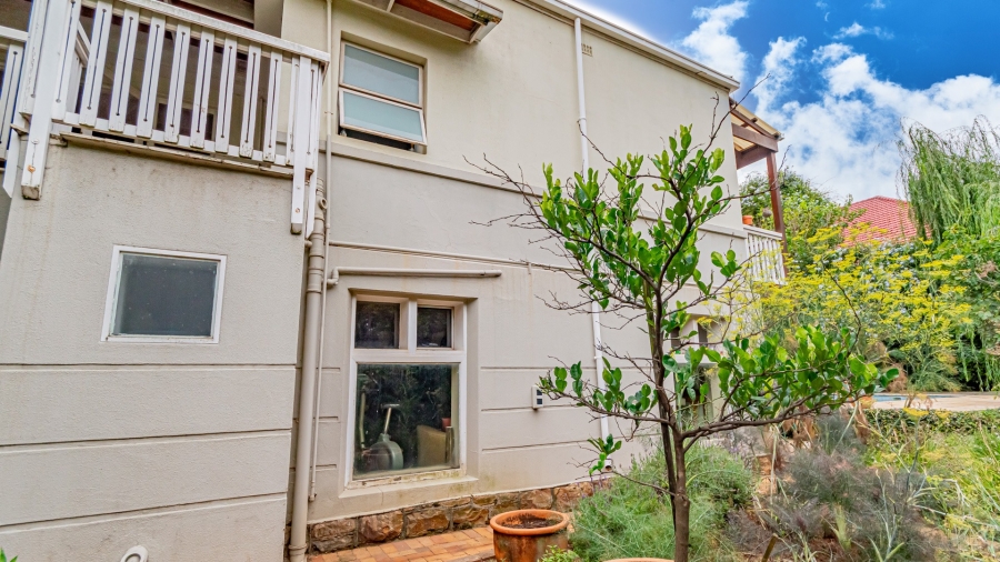 4 Bedroom Property for Sale in Bezuidenhout Valley Gauteng