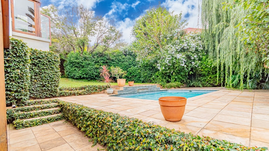 4 Bedroom Property for Sale in Bezuidenhout Valley Gauteng