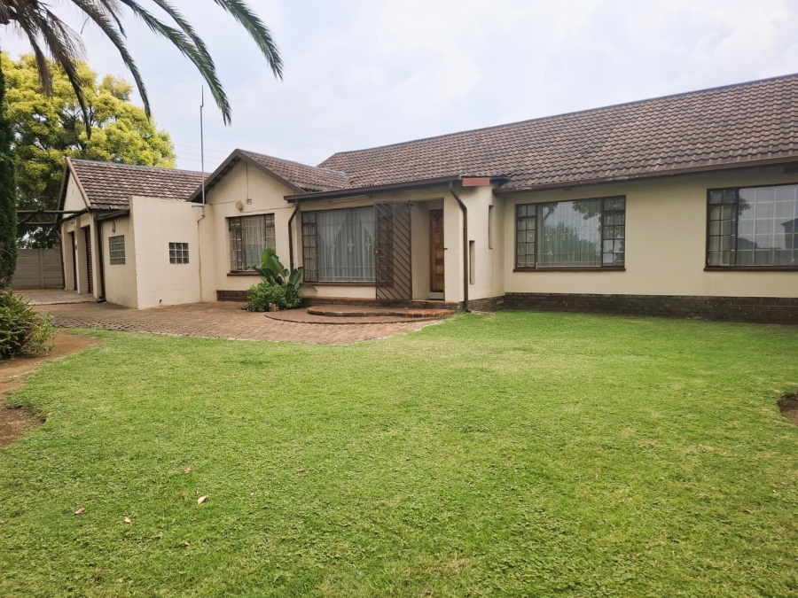 3 Bedroom Property for Sale in Mackenzie Park Gauteng