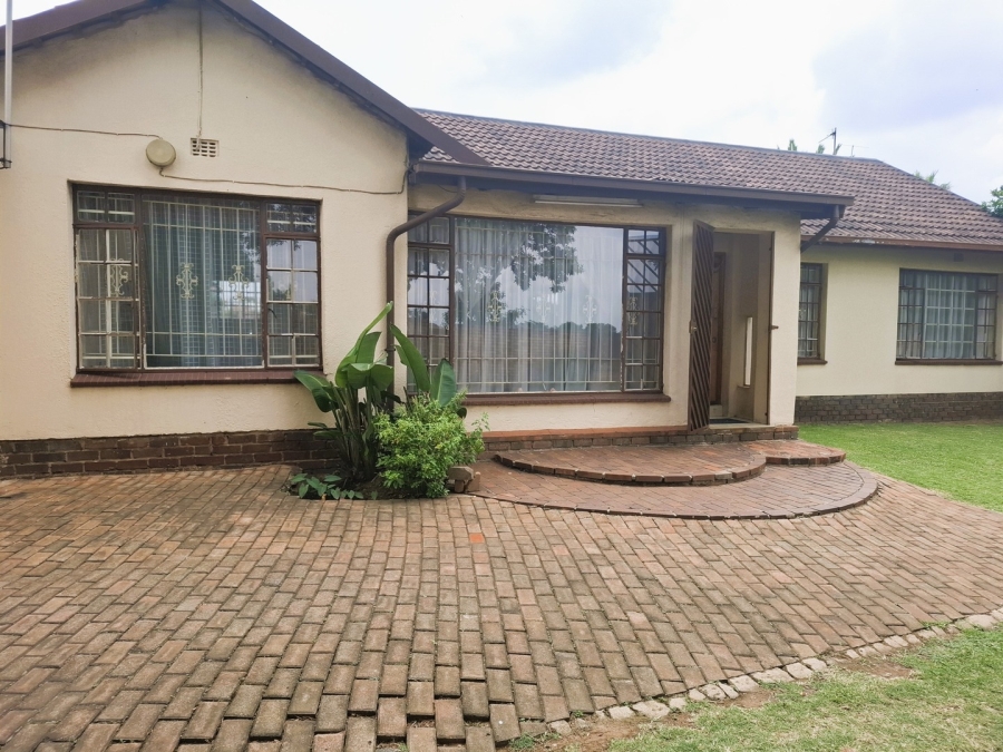 3 Bedroom Property for Sale in Mackenzie Park Gauteng
