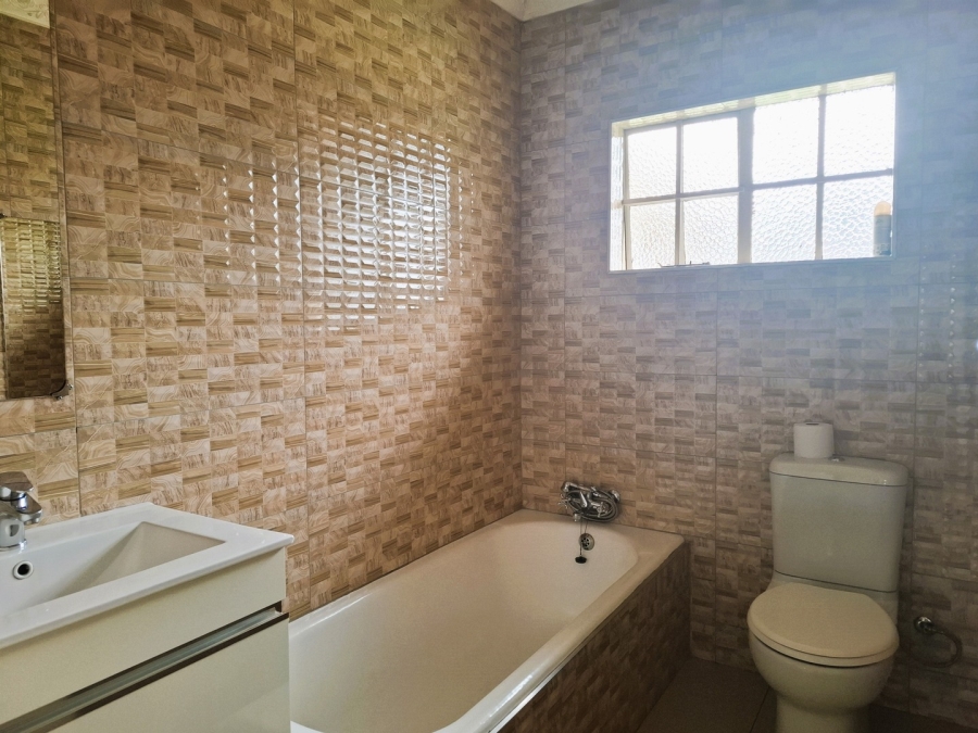 3 Bedroom Property for Sale in Mackenzie Park Gauteng