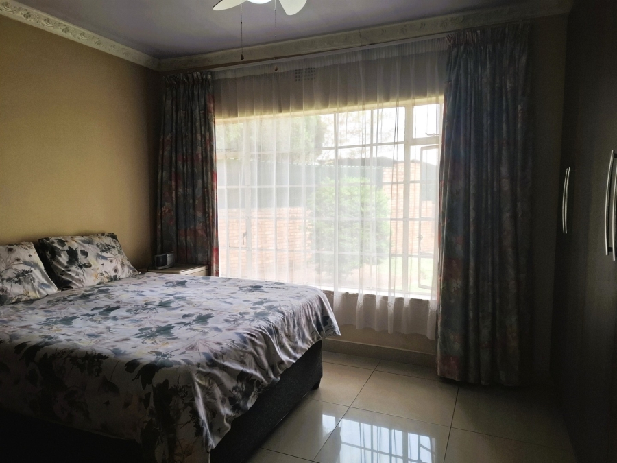 3 Bedroom Property for Sale in Mackenzie Park Gauteng