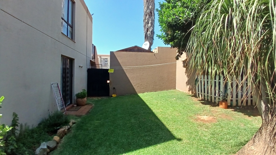 2 Bedroom Property for Sale in Glenvista Gauteng