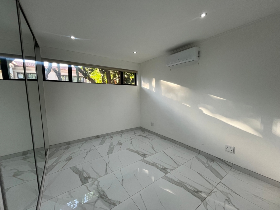 To Let 1 Bedroom Property for Rent in Parkmore Gauteng