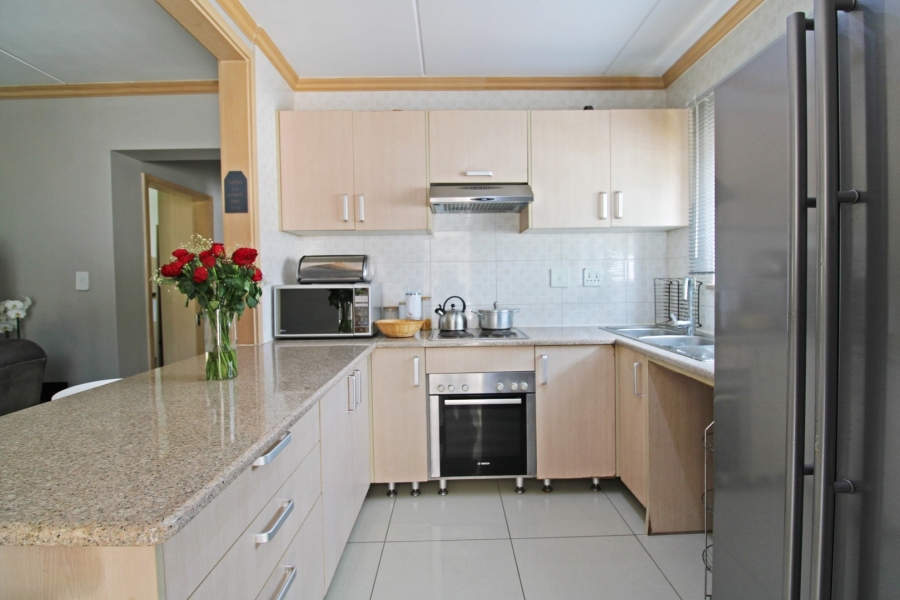 2 Bedroom Property for Sale in Noordwyk Gauteng