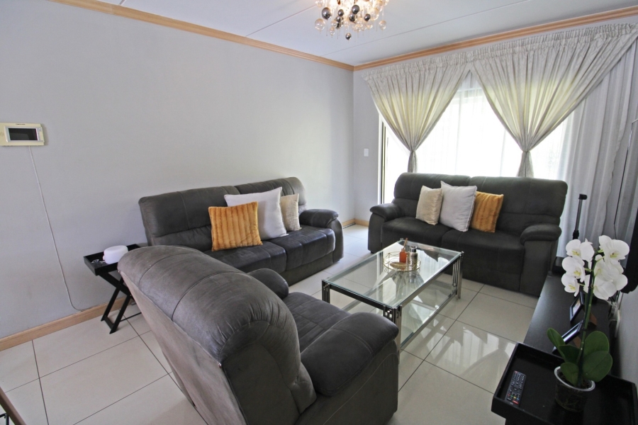 2 Bedroom Property for Sale in Noordwyk Gauteng