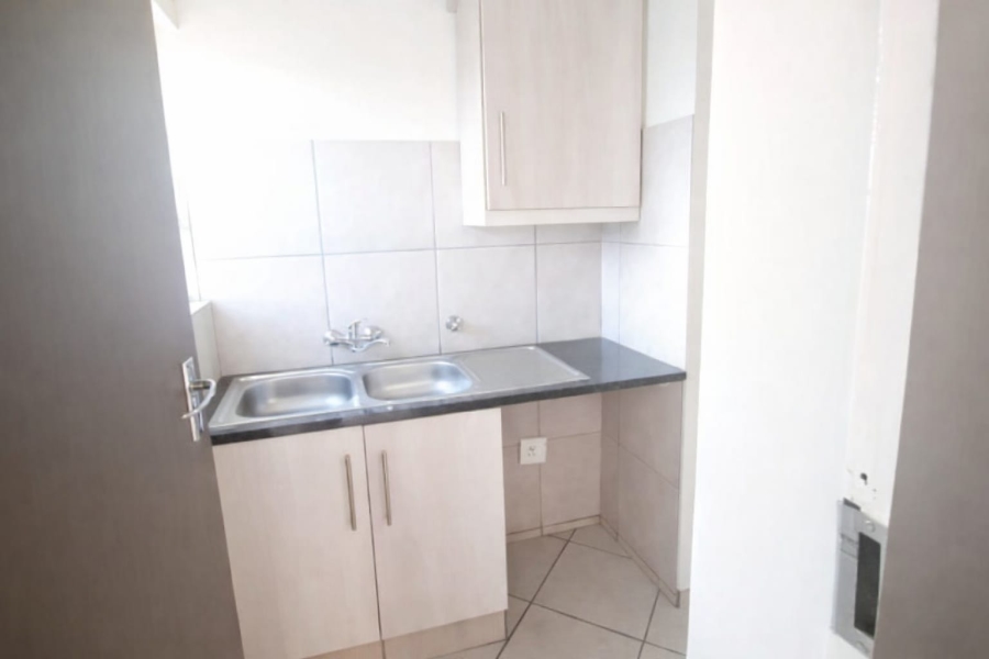 2 Bedroom Property for Sale in Kosmosdal Gauteng