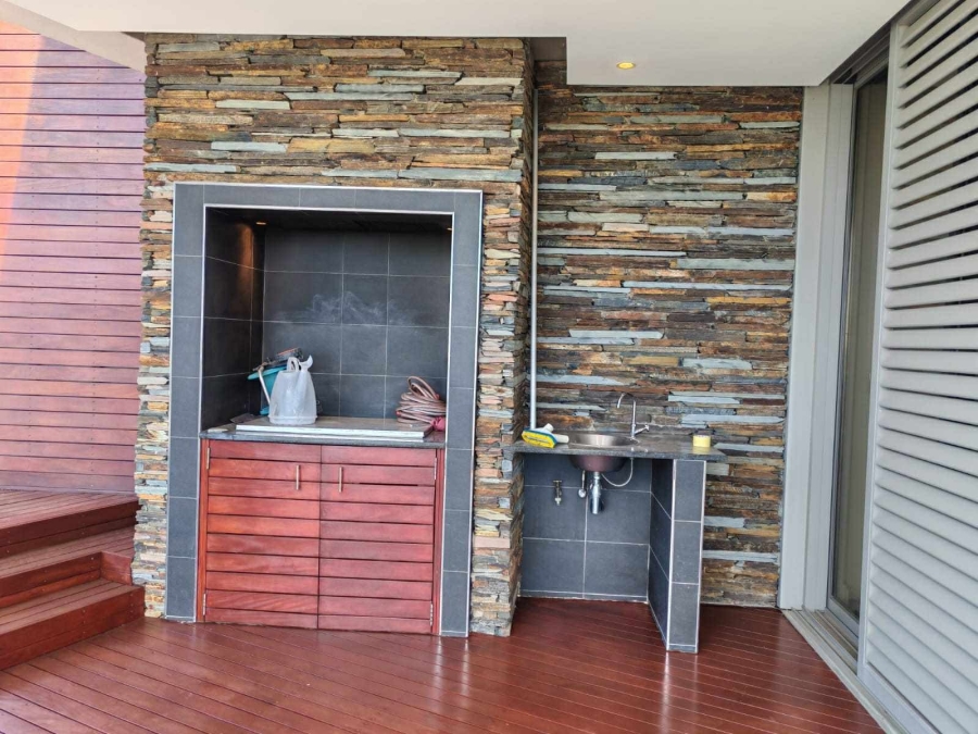 To Let 3 Bedroom Property for Rent in Sandown Gauteng