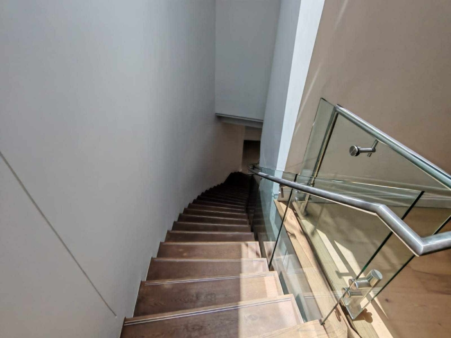 To Let 3 Bedroom Property for Rent in Sandown Gauteng