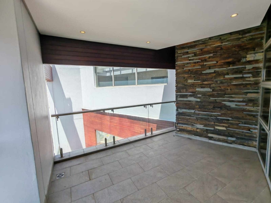 To Let 3 Bedroom Property for Rent in Sandown Gauteng