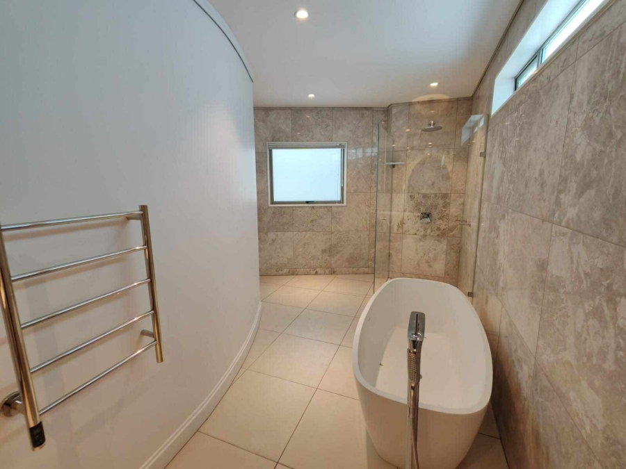 To Let 3 Bedroom Property for Rent in Sandown Gauteng