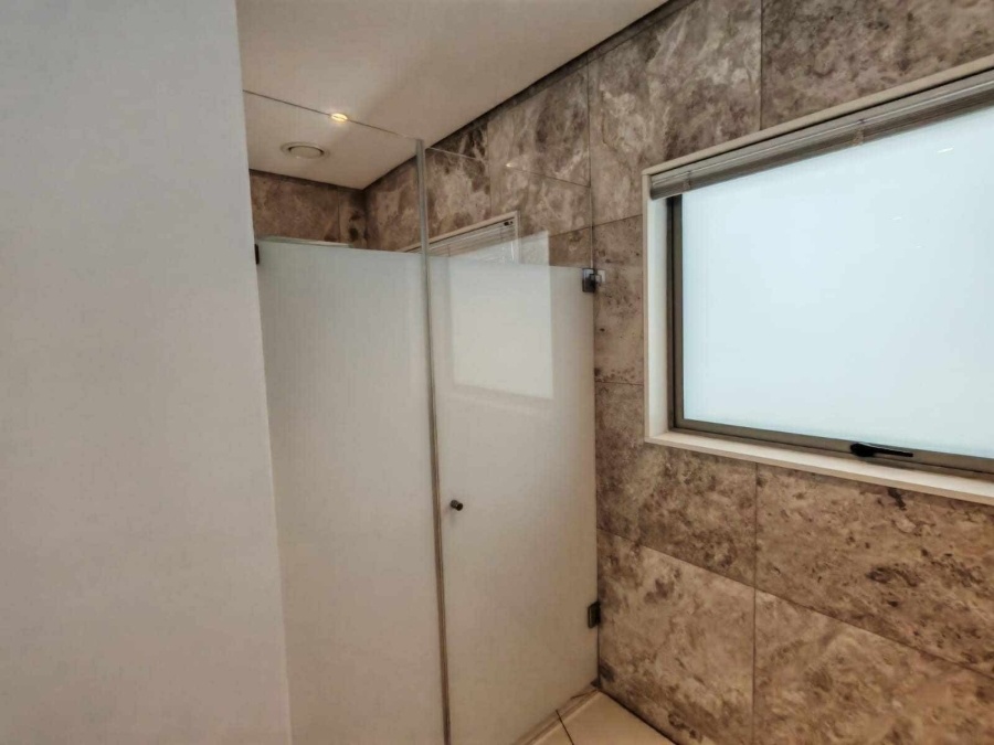 To Let 3 Bedroom Property for Rent in Sandown Gauteng