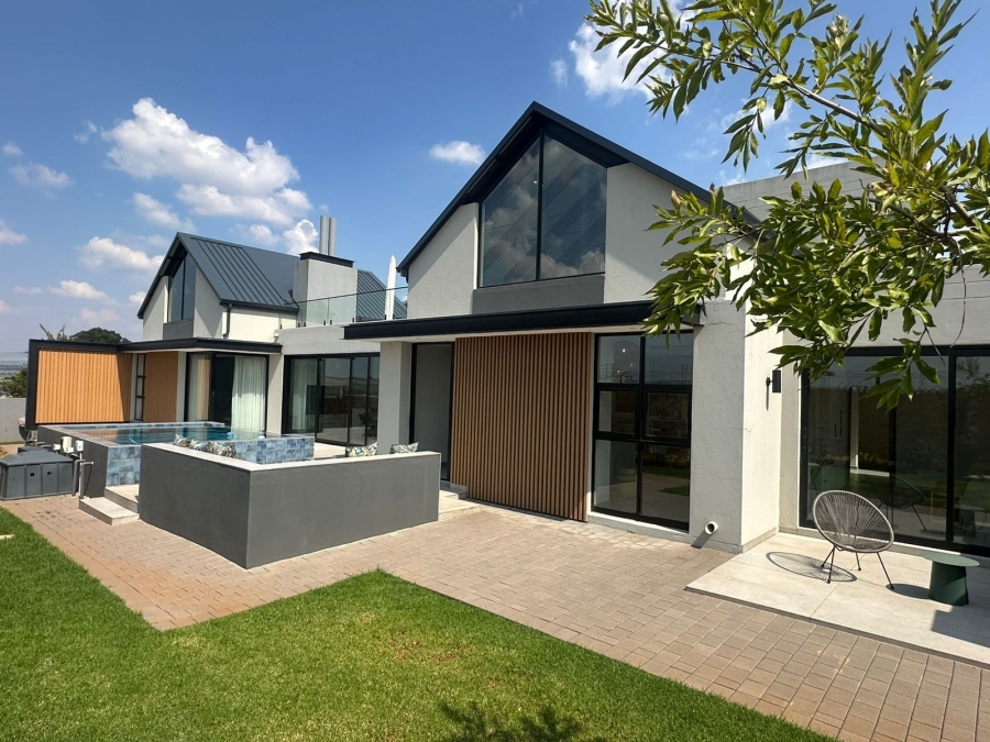 5 Bedroom Property for Sale in Midstream Heights Gauteng