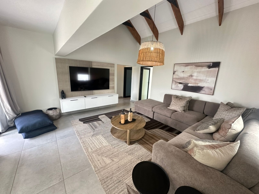 5 Bedroom Property for Sale in Midstream Heights Gauteng