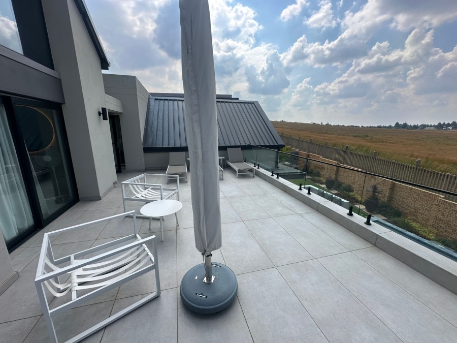 5 Bedroom Property for Sale in Midstream Heights Gauteng