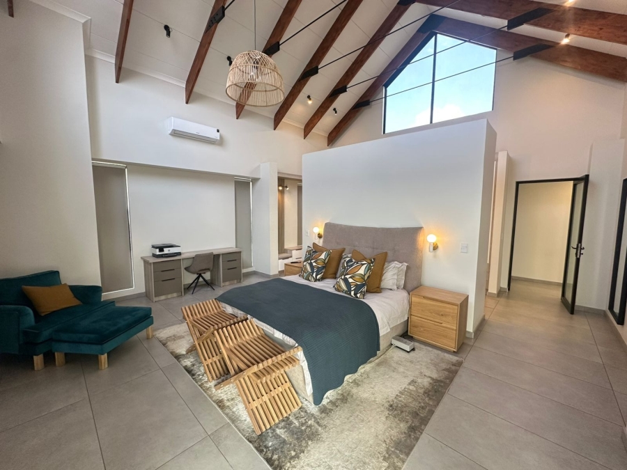 5 Bedroom Property for Sale in Midstream Heights Gauteng