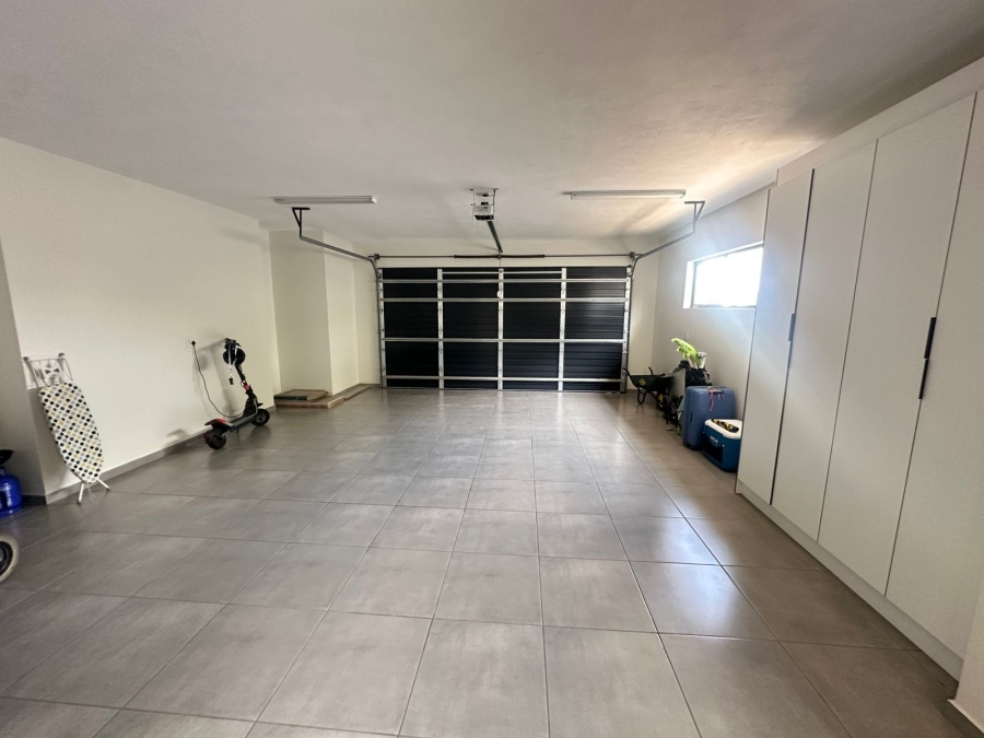 5 Bedroom Property for Sale in Midstream Heights Gauteng