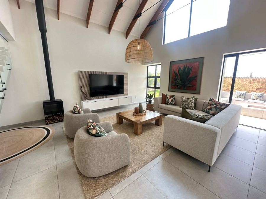 5 Bedroom Property for Sale in Midstream Heights Gauteng