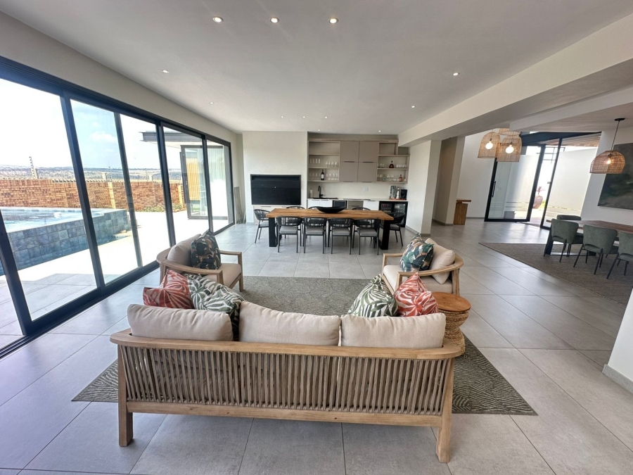 5 Bedroom Property for Sale in Midstream Heights Gauteng