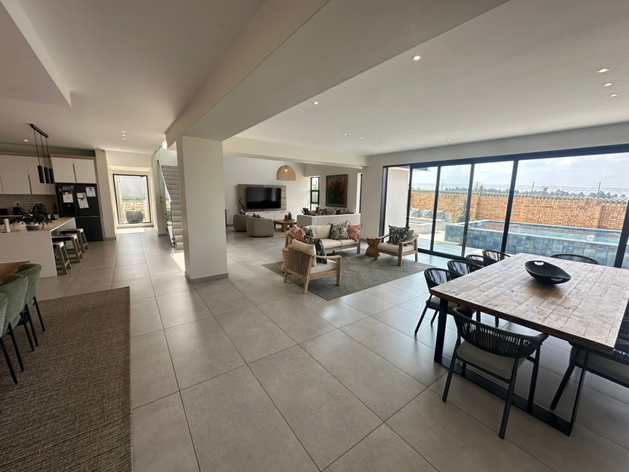 5 Bedroom Property for Sale in Midstream Heights Gauteng