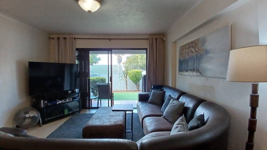 2 Bedroom Property for Sale in Glenvista Gauteng