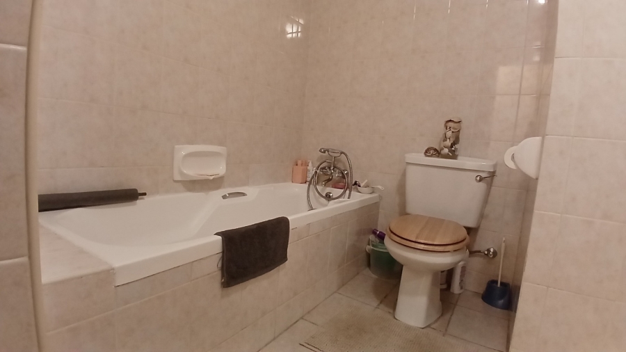 2 Bedroom Property for Sale in Glenvista Gauteng