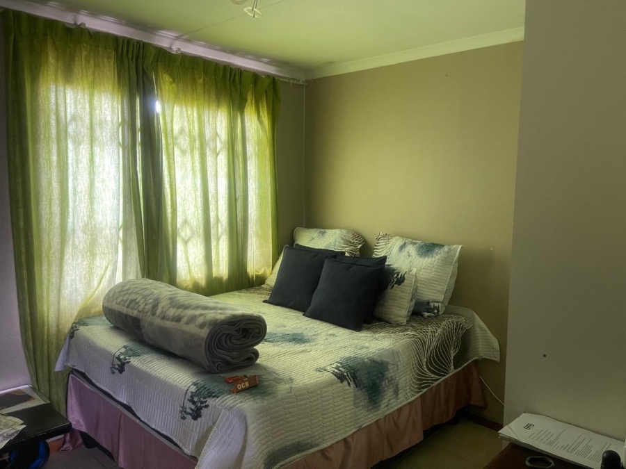 2 Bedroom Property for Sale in Crystal Park Gauteng