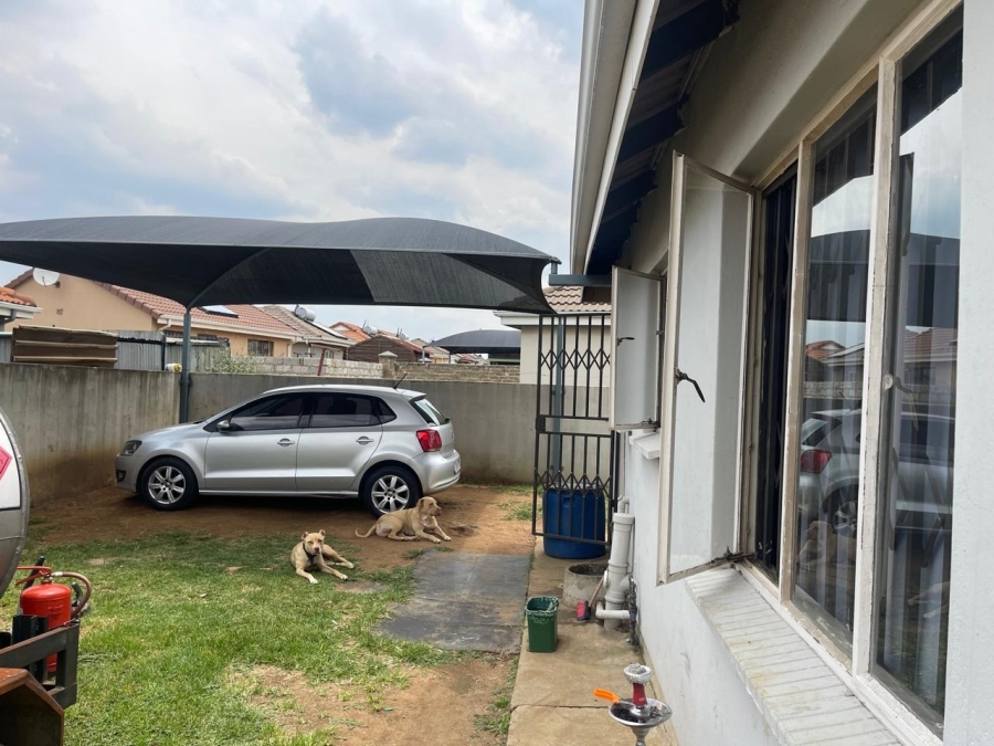 2 Bedroom Property for Sale in Crystal Park Gauteng