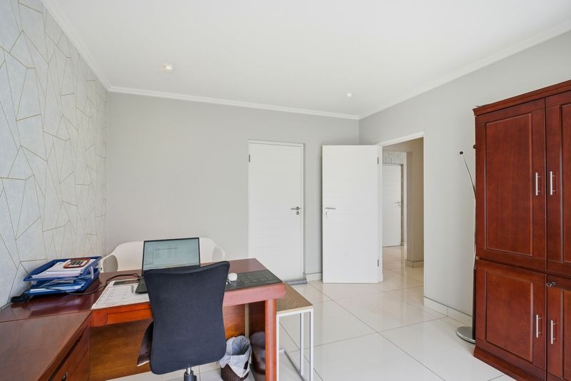 To Let 3 Bedroom Property for Rent in Bryanston Gauteng