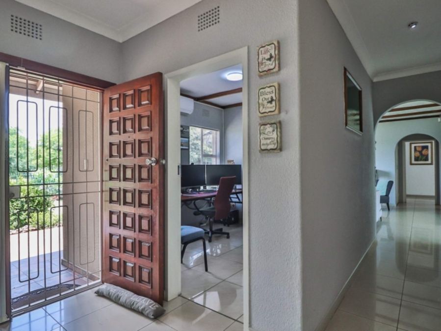 To Let 3 Bedroom Property for Rent in Farrarmere Gauteng