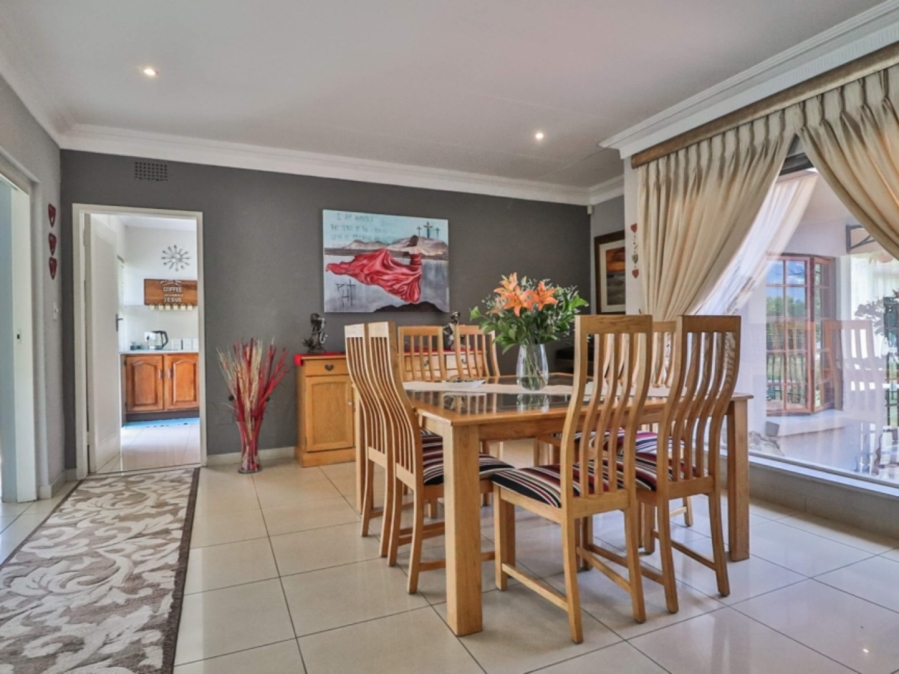 To Let 3 Bedroom Property for Rent in Farrarmere Gauteng