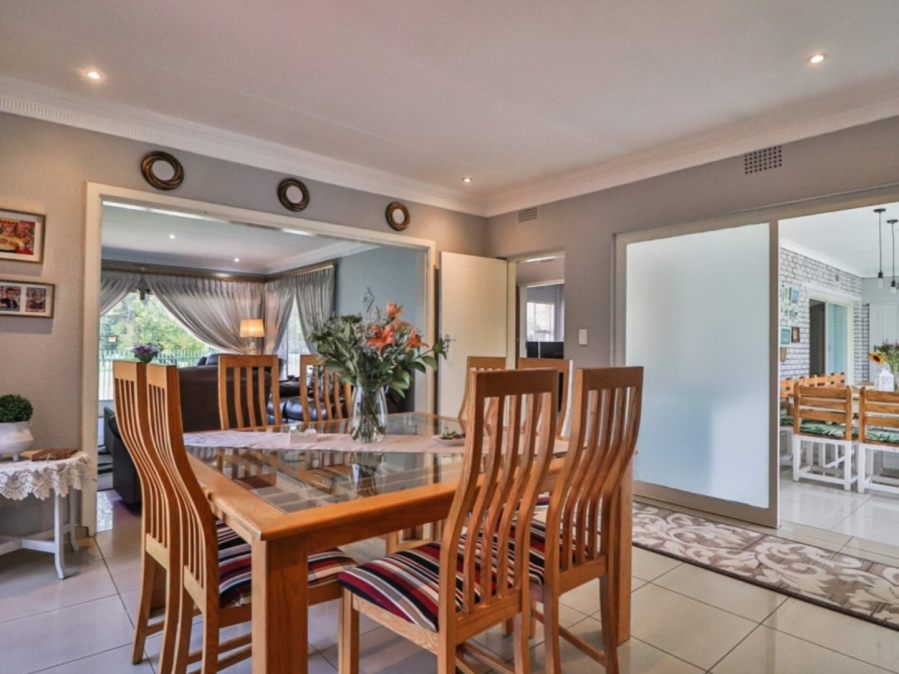 To Let 3 Bedroom Property for Rent in Farrarmere Gauteng