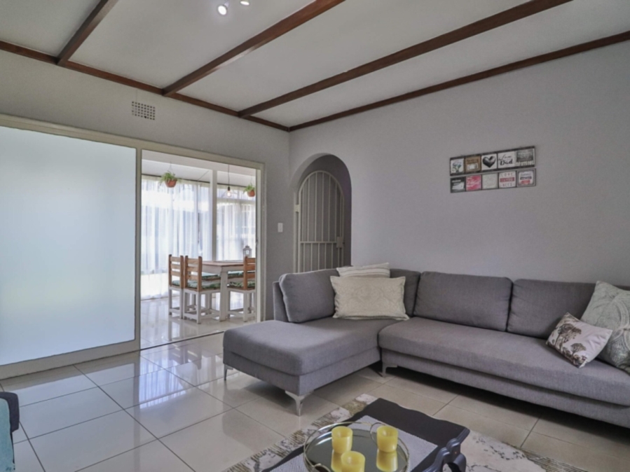 To Let 3 Bedroom Property for Rent in Farrarmere Gauteng