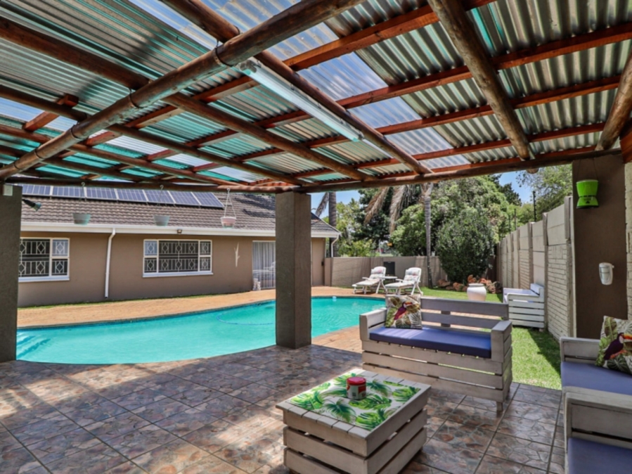 To Let 3 Bedroom Property for Rent in Farrarmere Gauteng