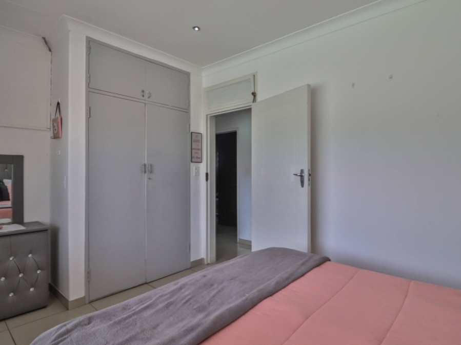 To Let 3 Bedroom Property for Rent in Farrarmere Gauteng