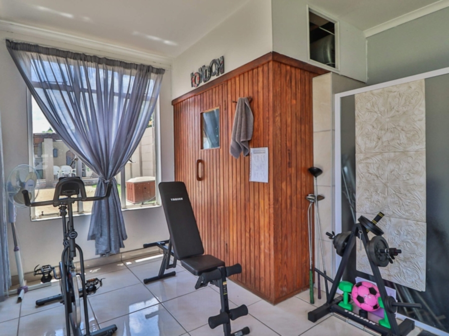To Let 3 Bedroom Property for Rent in Farrarmere Gauteng
