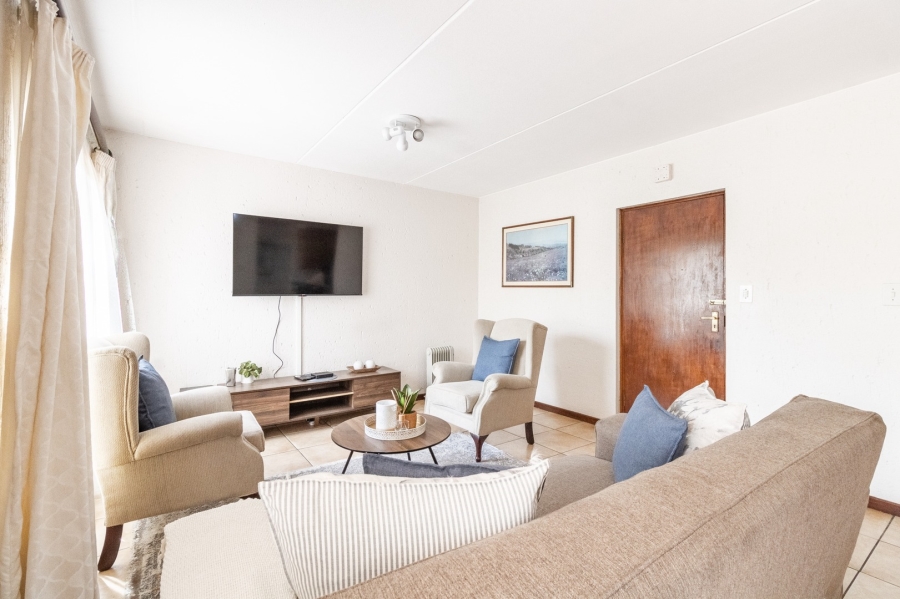 To Let 2 Bedroom Property for Rent in Lonehill Gauteng