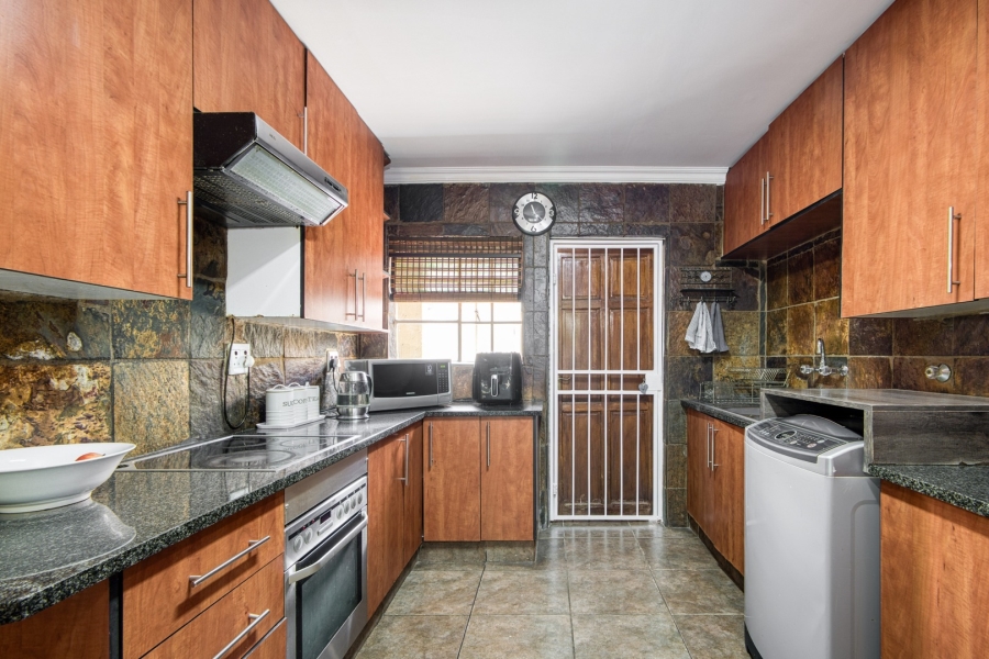 3 Bedroom Property for Sale in Douglasdale Gauteng