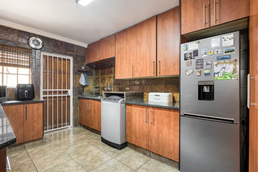 3 Bedroom Property for Sale in Douglasdale Gauteng