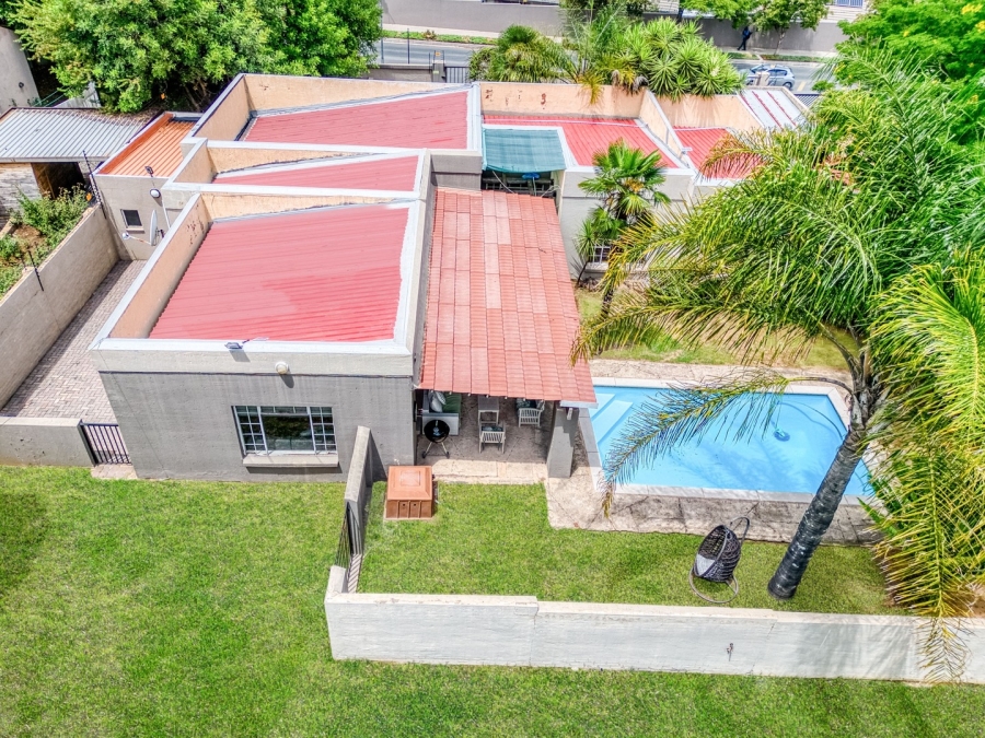 3 Bedroom Property for Sale in Douglasdale Gauteng