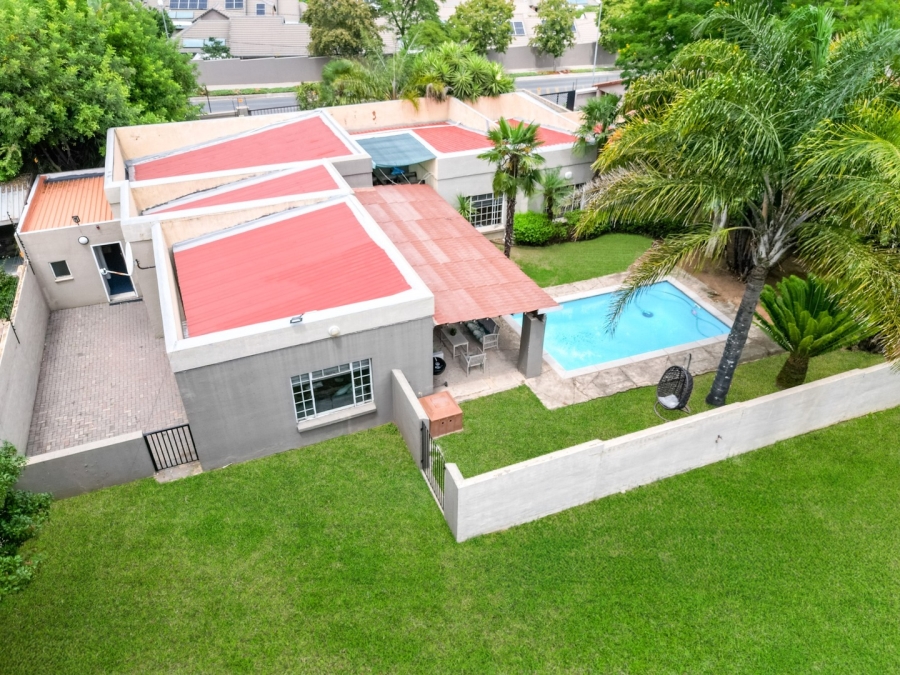 3 Bedroom Property for Sale in Douglasdale Gauteng