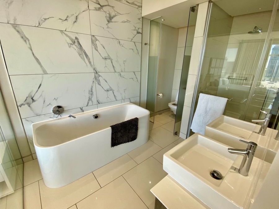 To Let 2 Bedroom Property for Rent in Sandhurst Gauteng