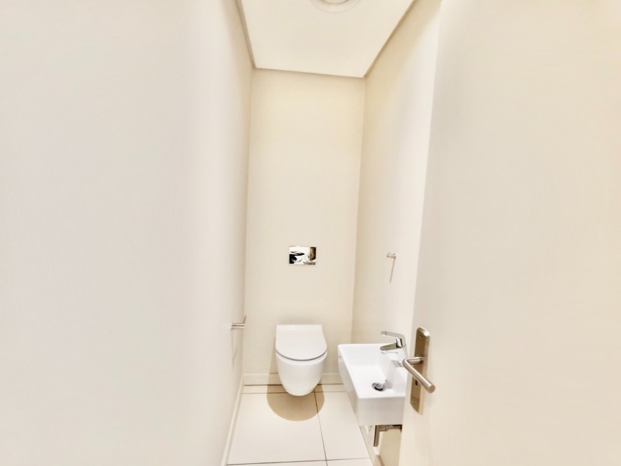 2 Bedroom Property for Sale in Rosebank Gauteng