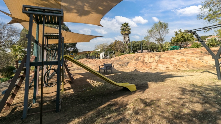 To Let 3 Bedroom Property for Rent in Olivedale Gauteng