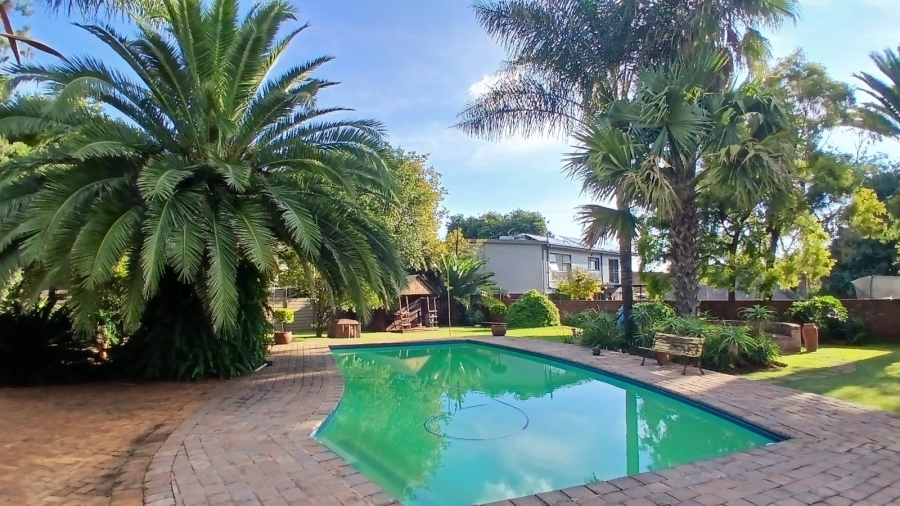 4 Bedroom Property for Sale in Wierda Park Gauteng