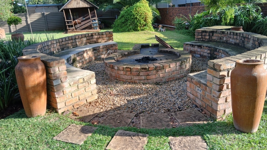 4 Bedroom Property for Sale in Wierda Park Gauteng