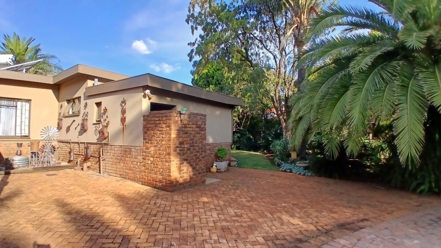 4 Bedroom Property for Sale in Wierda Park Gauteng