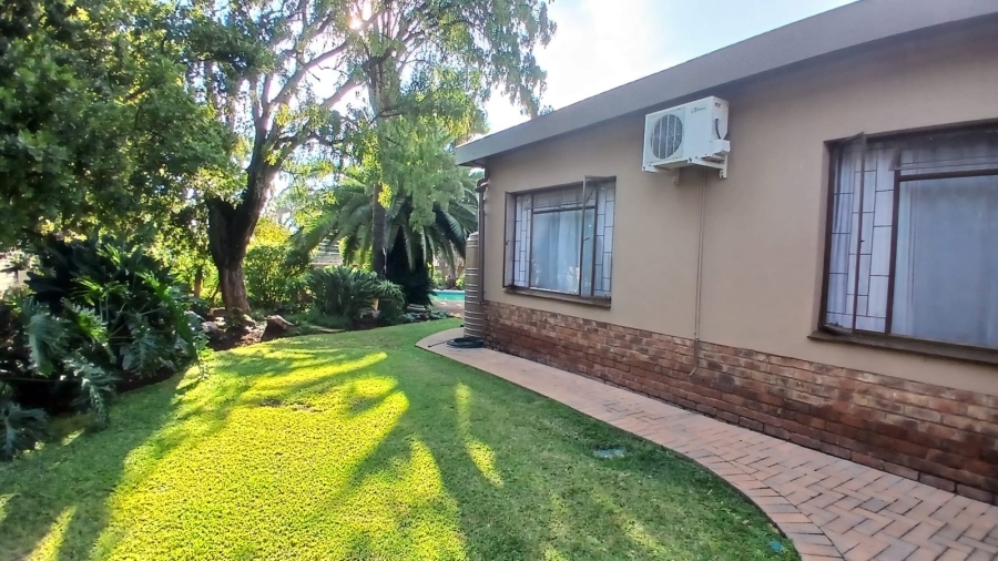 4 Bedroom Property for Sale in Wierda Park Gauteng