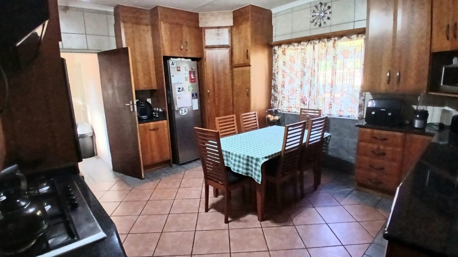 4 Bedroom Property for Sale in Wierda Park Gauteng