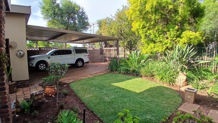4 Bedroom Property for Sale in Wierda Park Gauteng